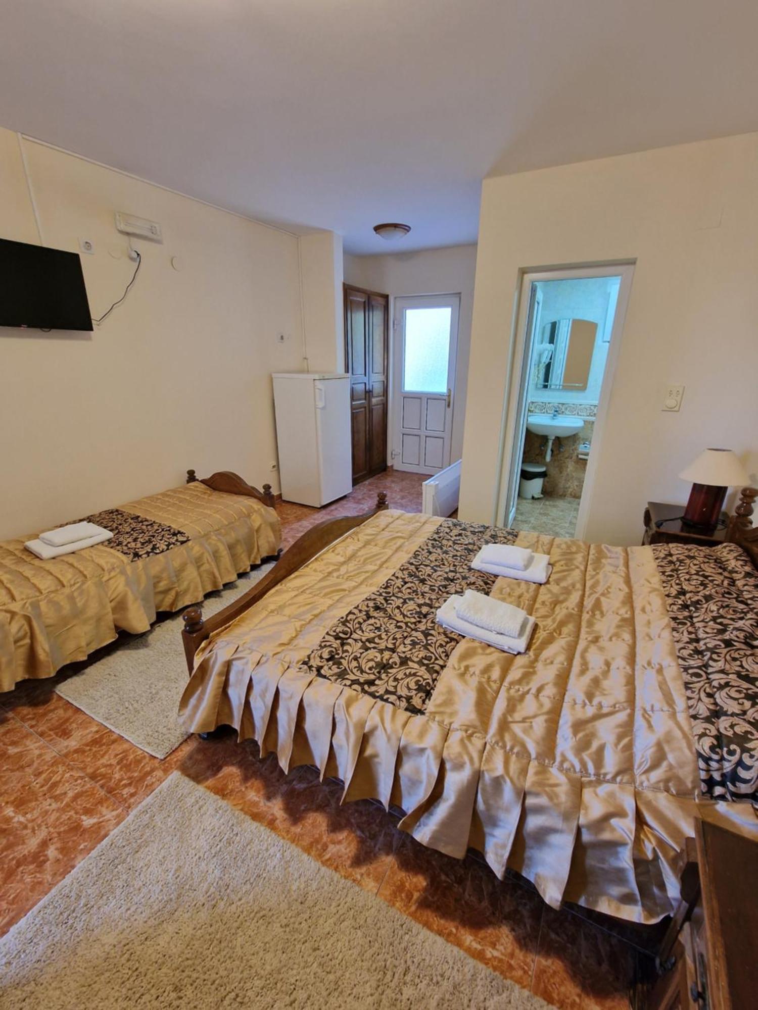 Villa Izvor Sutomore Luaran gambar